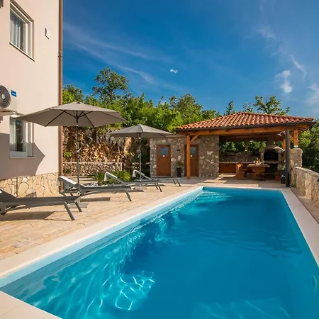 شقة Tries 3 With Heated Pool And Sea View كليمنو