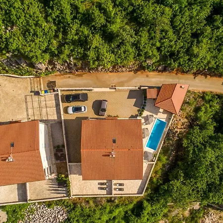 Tries 3 With Heated Pool And Sea View * كليمنو