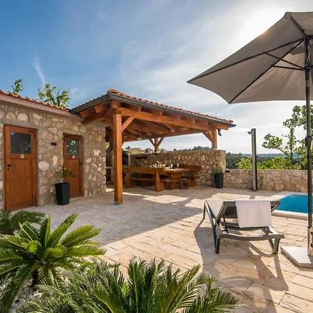 شقة Tries 3 With Heated Pool And Sea View كليمنو