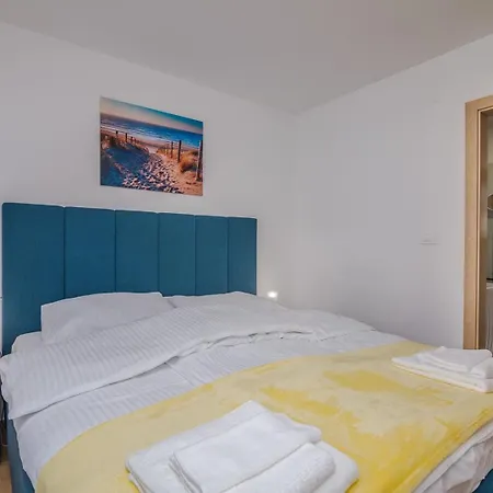 Tries 3 With Heated Pool And Sea View * كليمنو