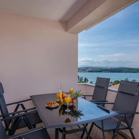 Tries 3 With Heated Pool And Sea View كليمنو
